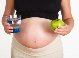 bere acqua in gravidanza