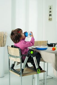 Il rialzo sedia per mangiare la pappa a tavola con mamma e papà - Periodo  Fertile