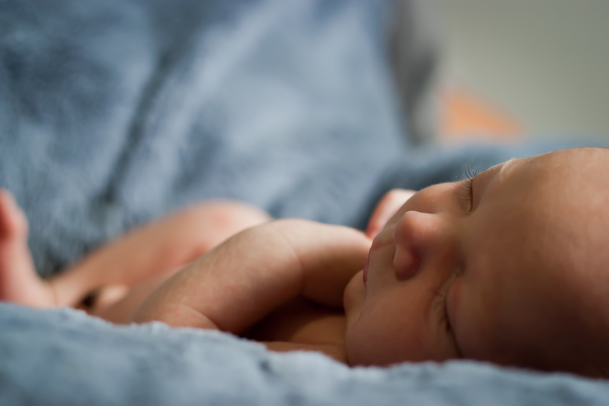 Quanto vestire un neonato per dormire? - Periodo Fertile