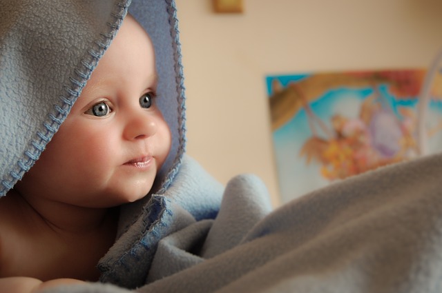 Scegliere copertine per neonato: lana, cotone o pile? - Periodo Fertile